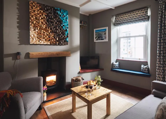 Fourteen Providence Place, Calstock, Cornwall, Self Catering Cottage